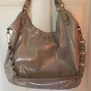 Coach shoulder bag in taupe leather